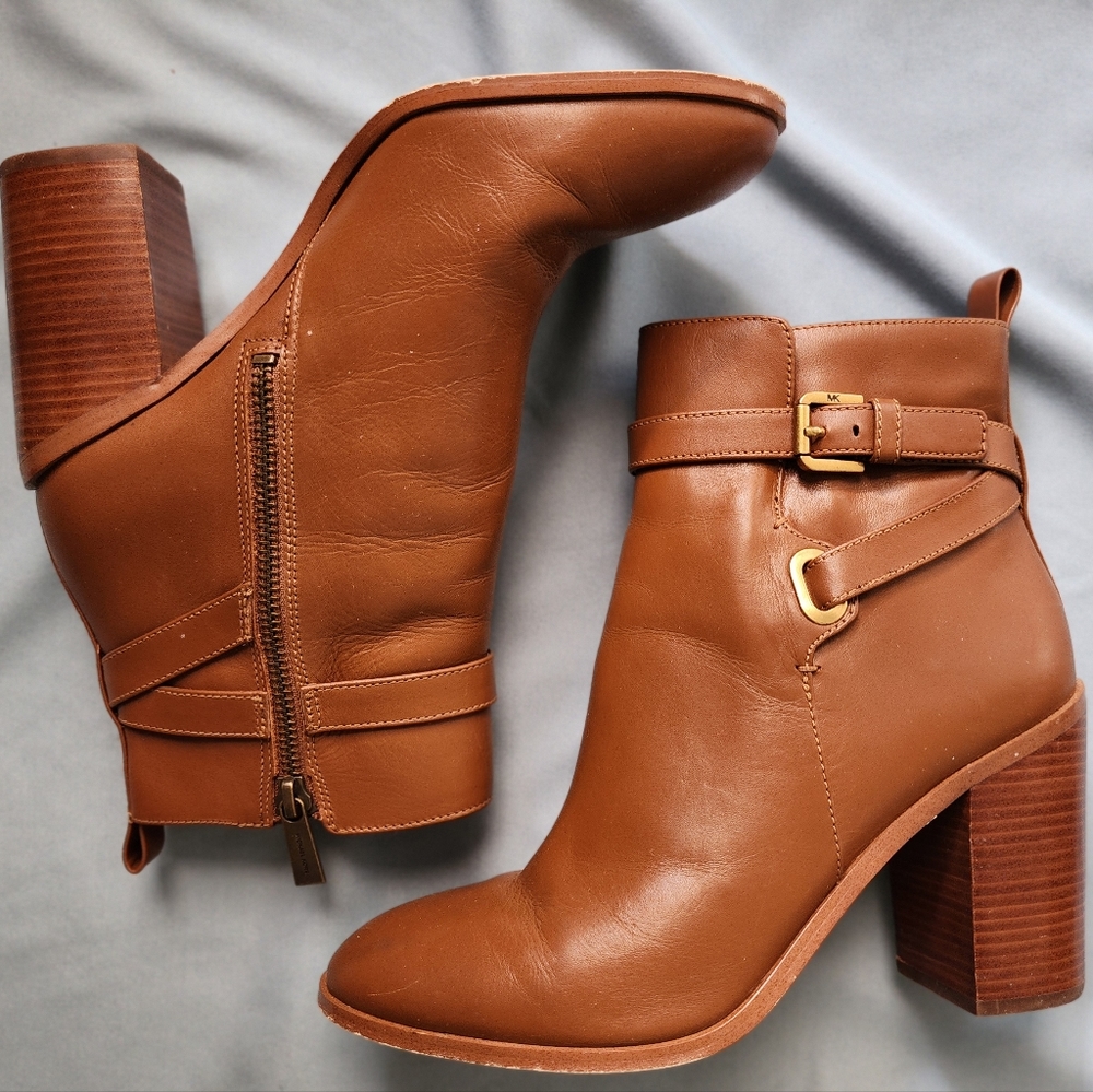 MICHAEL Michael Kors Aldridge Buckled Heel Ankle Boots - Luggage - sz 8